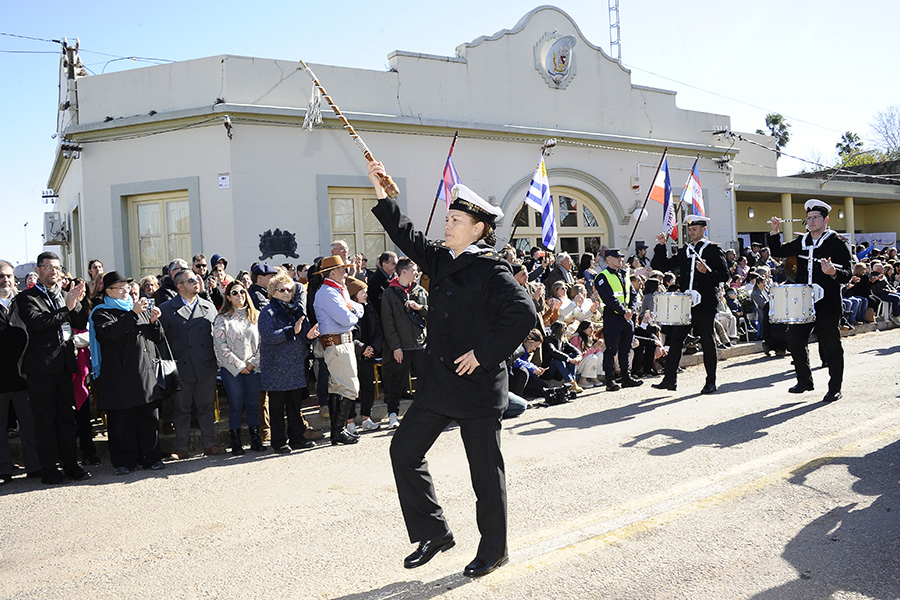 Desfile de efectivos militares