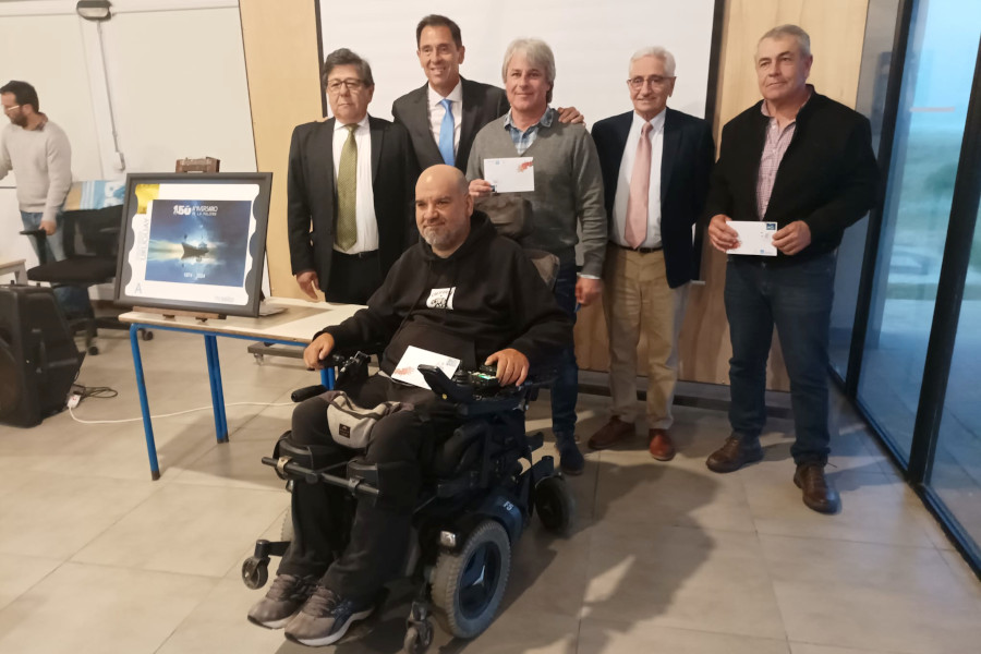 Autoridades que participaron del lanzamiento del sello personalizado