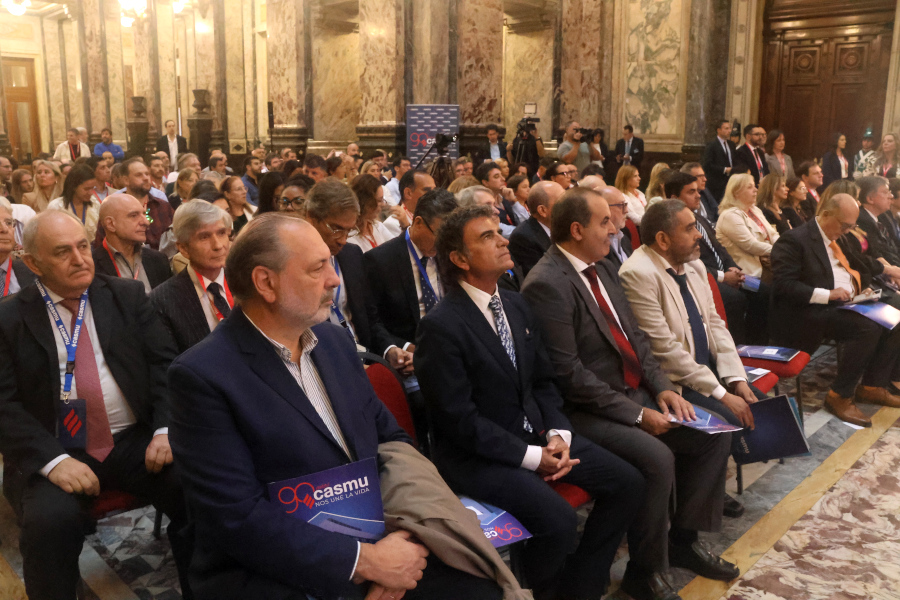 Público que asistió al acto en el Salón de los Pasos Perdidos del Palacio Legislativo