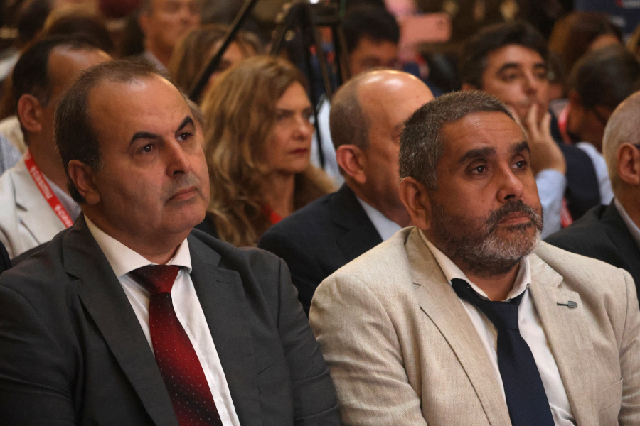 En la imagen, de izquierda a derecha, el vicepresidente de Correo Uruguayo José Luis Pereira y el presidente de Correo Uruguayo, Gabriel Bonfrisco, respectivamente
