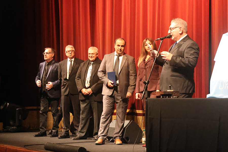 Autoridades, miembros y fundadores de Erevan 50 participaron de la ceremonia
