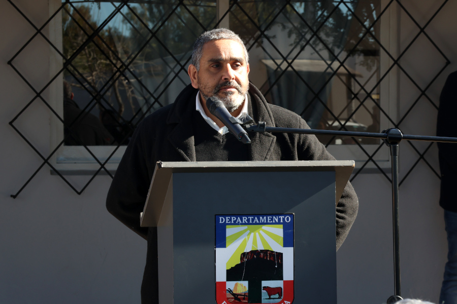 Autoridades de Correo Uruguayo, de la Intendencia de Lavalleja y del Municipio de Mariscala participaron en la inauguración del nuevo Centro de Cercanía de la localidad de Colón, el cual permitirá a sus habitantes realizar más de cien trámites sin necesidad de tener que trasladarse a la capital departamental.
