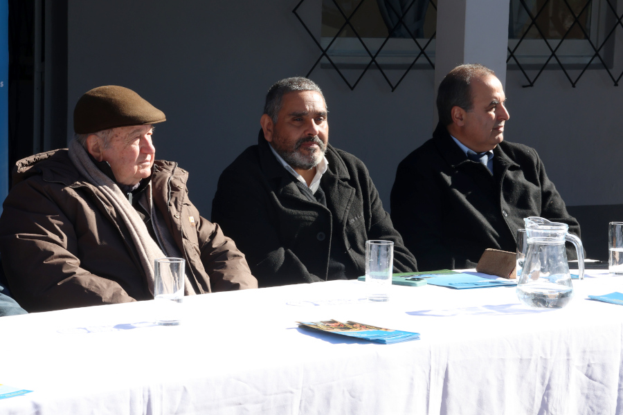 Autoridades de Correo Uruguayo, de la Intendencia de Lavalleja y del Municipio de Mariscala participaron en la inauguración del nuevo Centro de Cercanía de la localidad de Colón, el cual permitirá a sus habitantes realizar más de cien trámites sin necesidad de tener que trasladarse a la capital departamental.
