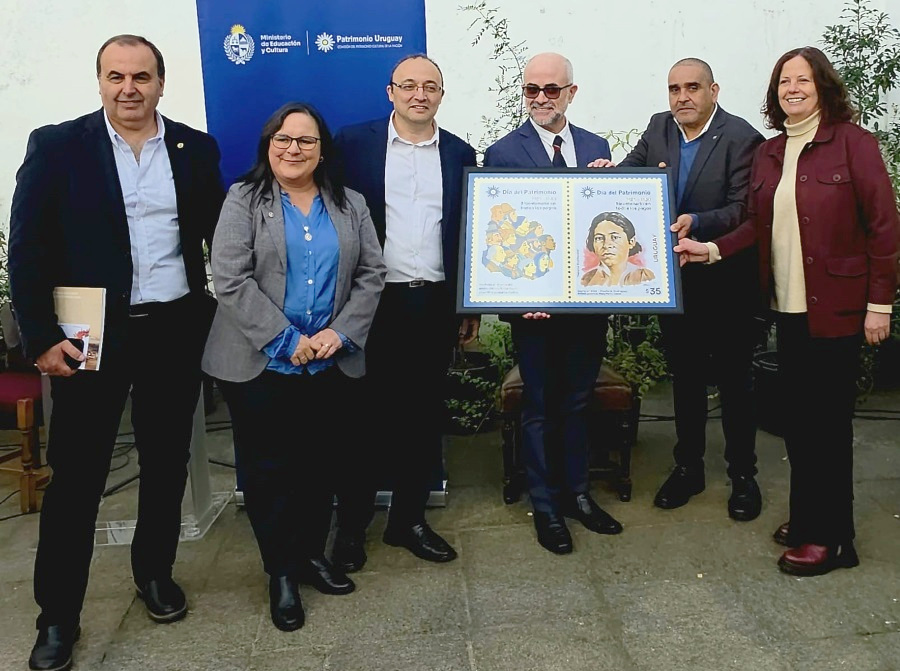 Con motivo del lanzamiento de la 31ª edición del Día del Patrimonio, Correo Uruguayo presentó el sello conmemorativo “Día del Patrimonio 1825 – 1830. Bicentenario en todos los Pagos”