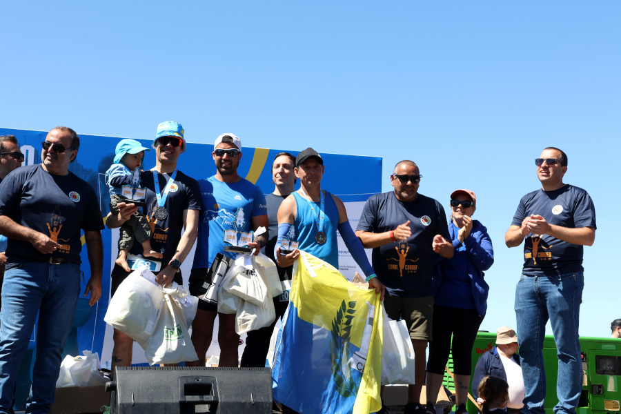 En la rambla de Montevideo y con un gran marco de público se realizó la sexta edición de la Corre Correo en apoyo a Básquet para todos.