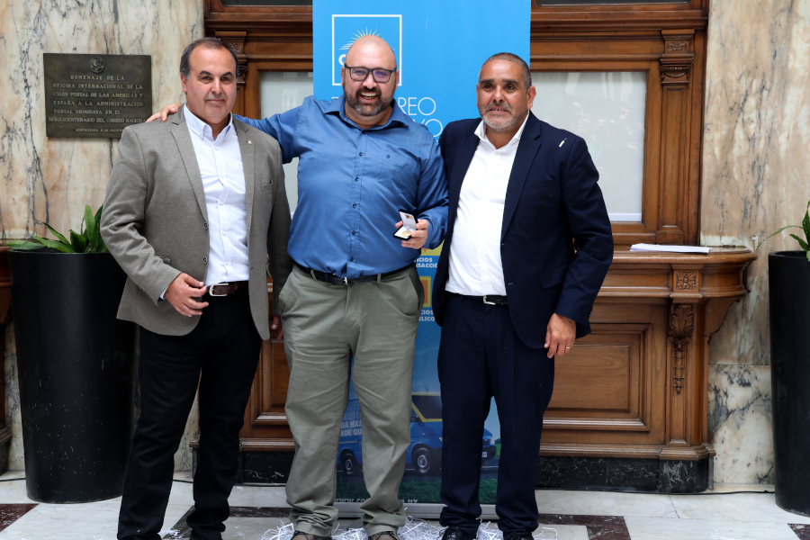 En el Palacio de Correos se realizó la tradicional entrega de medallas a los funcionarios postales que cumplieron 25, 35, 40, 45 y 50 años de servicio y a quienes se ampararon a los beneficios jubilatorios.