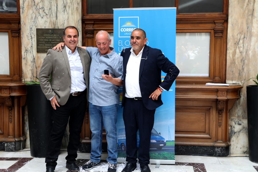 En el Palacio de Correos se realizó la tradicional entrega de medallas a los funcionarios postales que cumplieron 25, 35, 40, 45 y 50 años de servicio y a quienes se ampararon a los beneficios jubilatorios.