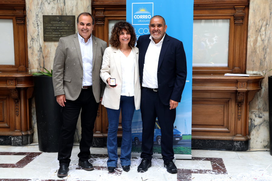 En el Palacio de Correos se realizó la tradicional entrega de medallas a los funcionarios postales que cumplieron 25, 35, 40, 45 y 50 años de servicio y a quienes se ampararon a los beneficios jubilatorios.