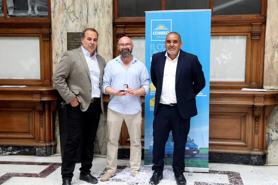 En el Palacio de Correos se realizó la tradicional entrega de medallas a los funcionarios postales que cumplieron 25, 35, 40, 45 y 50 años de servicio y a quienes se ampararon a los beneficios jubilatorios.