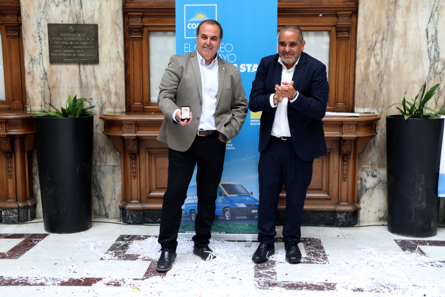 En el Palacio de Correos se realizó la tradicional entrega de medallas a los funcionarios postales que cumplieron 25, 35, 40, 45 y 50 años de servicio y a quienes se ampararon a los beneficios jubilatorios.