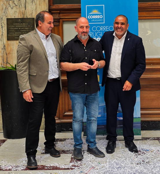 En el Palacio de Correos se realizó la tradicional entrega de medallas a los funcionarios postales que cumplieron 25, 35, 40, 45 y 50 años de servicio y a quienes se ampararon a los beneficios jubilatorios.