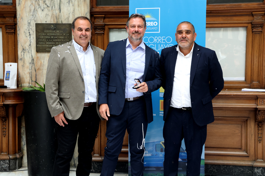 En el Palacio de Correos se realizó la tradicional entrega de medallas a los funcionarios postales que cumplieron 25, 35, 40, 45 y 50 años de servicio y a quienes se ampararon a los beneficios jubilatorios.