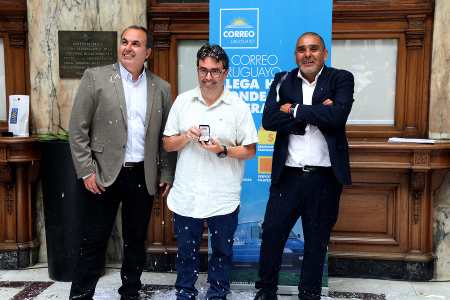 En el Palacio de Correos se realizó la tradicional entrega de medallas a los funcionarios postales que cumplieron 25, 35, 40, 45 y 50 años de servicio y a quienes se ampararon a los beneficios jubilatorios.