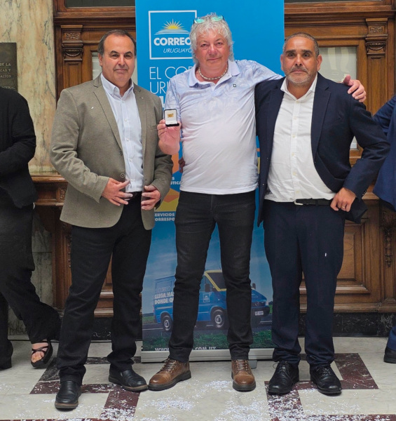 En el Palacio de Correos se realizó la tradicional entrega de medallas a los funcionarios postales que cumplieron 25, 35, 40, 45 y 50 años de servicio y a quienes se ampararon a los beneficios jubilatorios.