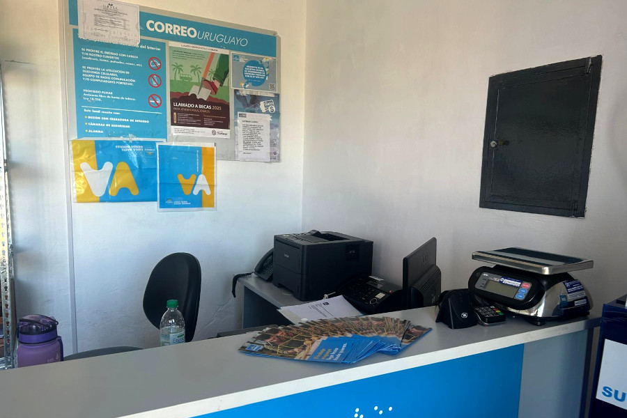 Autoridades de Correo Uruguayo y de la Intendencia de Tacuarembó participaron de la reapertura de la sucursal de Correo Uruguayo de la localidad de Achar.