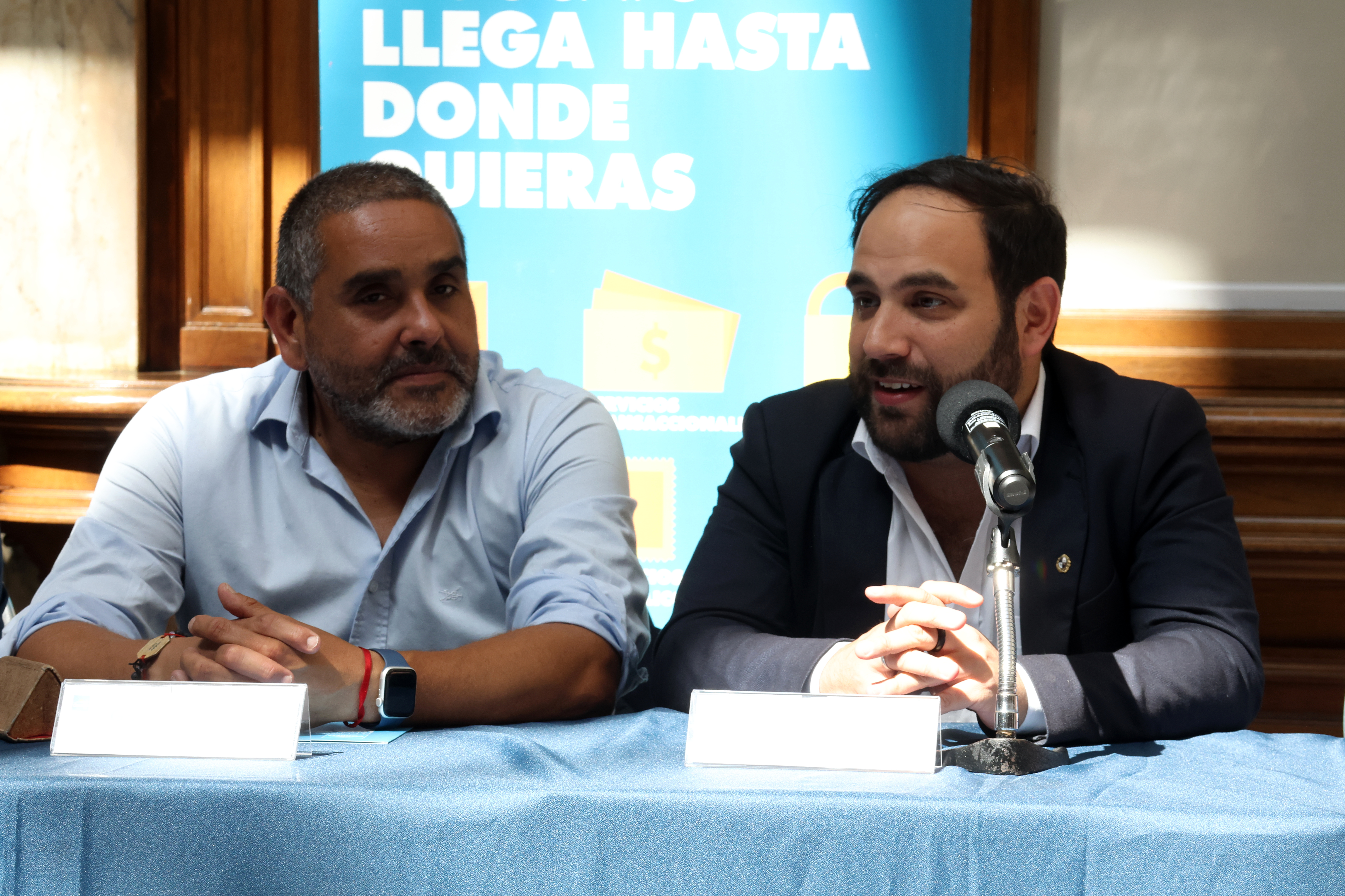 En el hall del Palacio de Correos autoridades de Correo Uruguayo y del Instituto Nacional de Alimentación firmaron un acuerdo en el que se concreta una alianza estratégica entre ambas instituciones, a través de la cual se articularan esfuerzos para desarrollar capacidades y mejorar políticas públicas vinculadas a la seguridad y soberanía alimentaria.