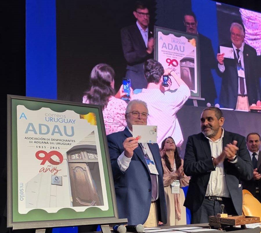 En el marco del Congreso Internacional de Comercio Exterior, Correo Uruguayo realizó el lanzamiento de un sello personalizado conmemorativo por el nonagésimo aniversario de la Asociación de Despachantes de Aduana del Uruguay (ADAU).