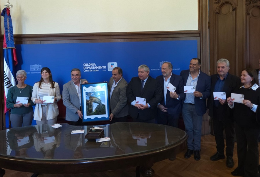 En el marco del trigésimo aniversario de la declaración del Barrio Histórico de Colonia del Sacramento como Patrimonio Mundial de la Humanidad por la UNESCO, Correo Uruguayo presentó un sello personalizado en homenaje a este relevante acontecimiento