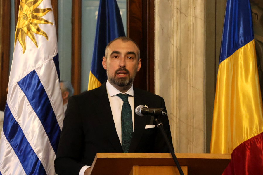 En el Ministerio de Relaciones Exteriores, Correo Uruguayo y el correo de Rumania llevaron a cabo la emisión conjunta de una hoja filatélica, conmemorativa por los noventa años de las relaciones diplomáticas entre Rumania y Uruguay.