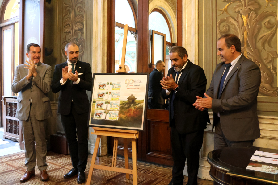 En el Ministerio de Relaciones Exteriores, Correo Uruguayo y el correo de Rumania llevaron a cabo la emisión conjunta de una hoja filatélica, conmemorativa por los noventa años de las relaciones diplomáticas entre Rumania y Uruguay.