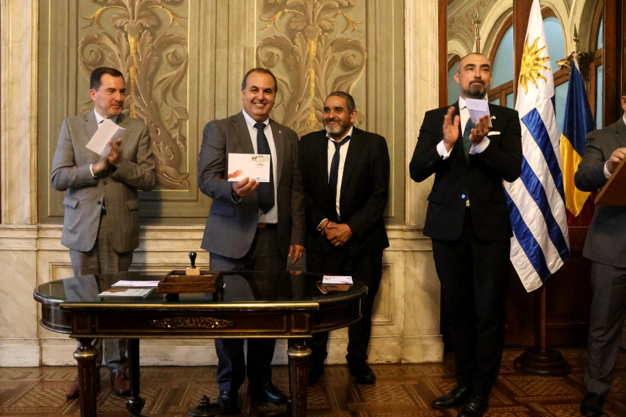En el Ministerio de Relaciones Exteriores, Correo Uruguayo y el correo de Rumania llevaron a cabo la emisión conjunta de una hoja filatélica, conmemorativa por los noventa años de las relaciones diplomáticas entre Rumania y Uruguay.