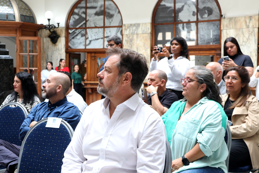 A través de un acuerdo firmado en el Palacio de Correos, Correo Uruguayo pondrá a disposición de ASSE su plataforma logística y su Red Nacional Postal para el diseño y ejecución de soluciones integrales, como ser la gestión de la cadena de suministro, distribución y trazabilidad de medicamentos, servicios de comunicación física y digital y servicios financieros básicos.