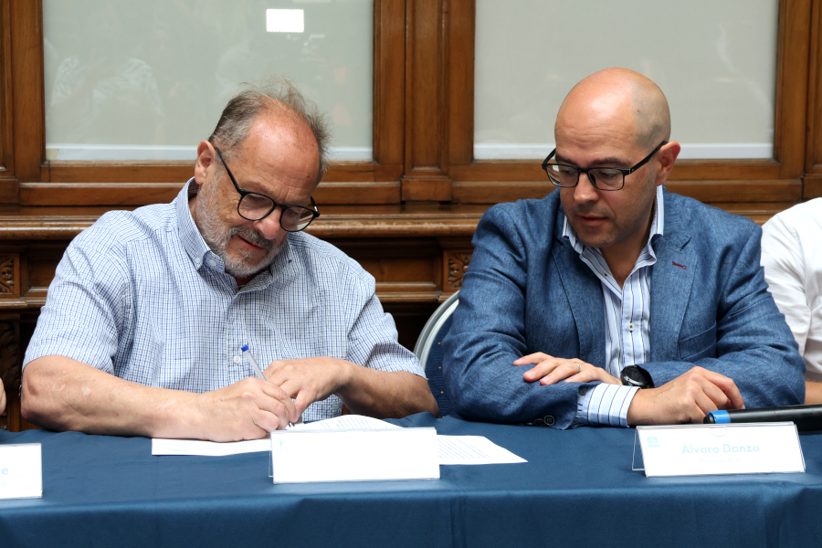 A través de un acuerdo firmado en el Palacio de Correos, Correo Uruguayo pondrá a disposición de ASSE su plataforma logística y su Red Nacional Postal para el diseño y ejecución de soluciones integrales, como ser la gestión de la cadena de suministro, distribución y trazabilidad de medicamentos, servicios de comunicación física y digital y servicios financieros básicos.