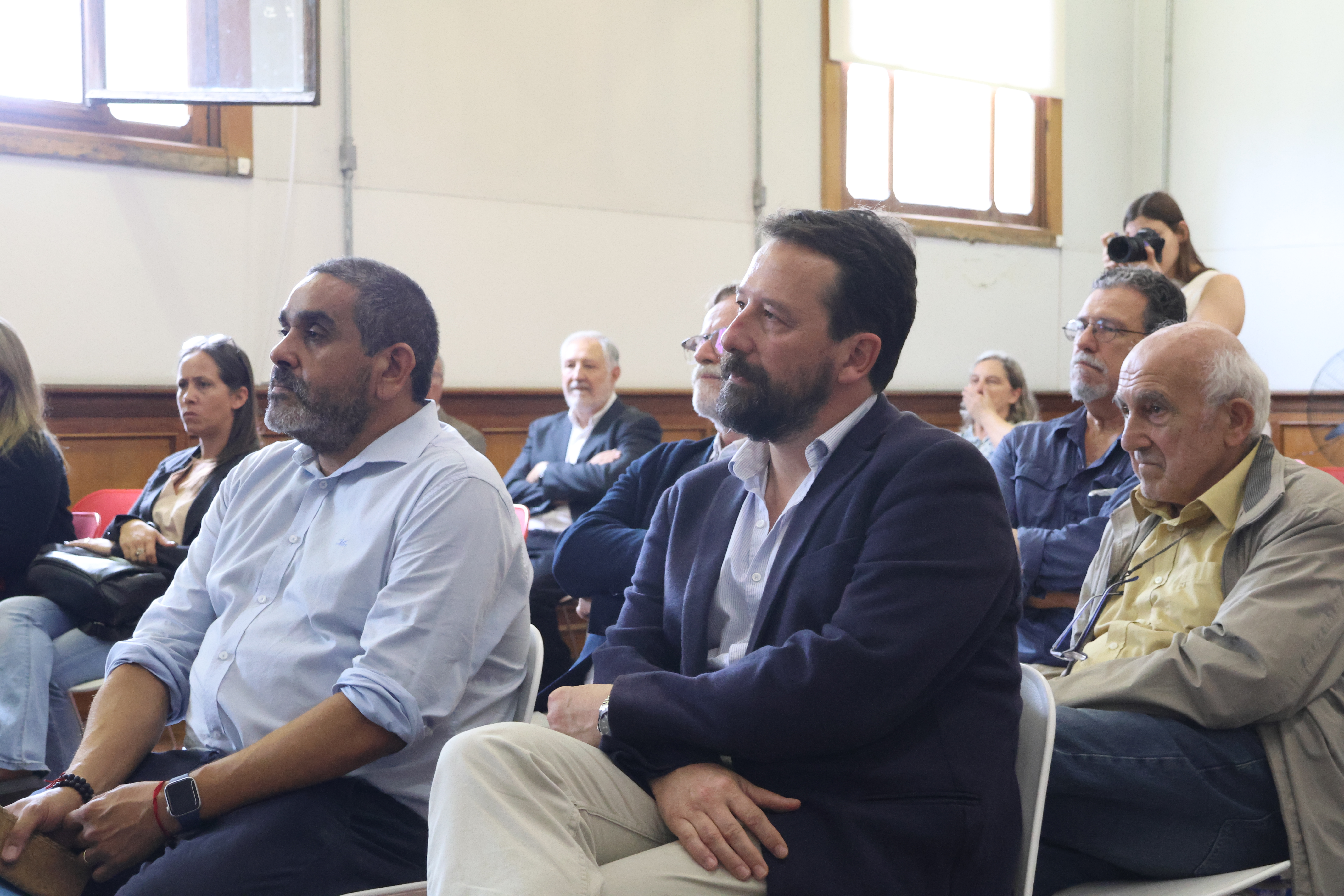 Correo Uruguayo realizó el lanzamiento del sello conmemorativo por los 150 años de la Facultad de Medicina