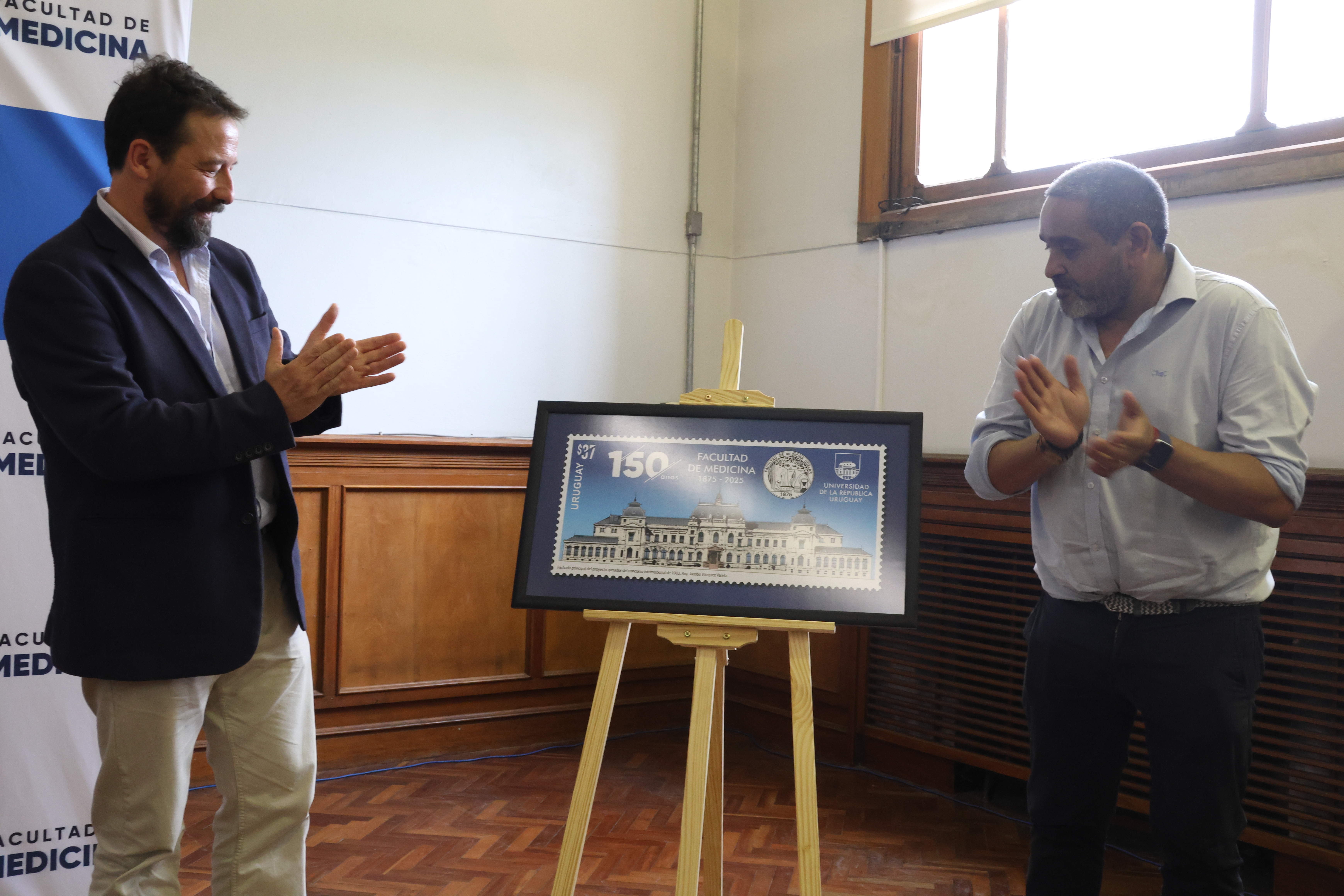 Correo Uruguayo realizó el lanzamiento del sello conmemorativo por los 150 años de la Facultad de Medicina