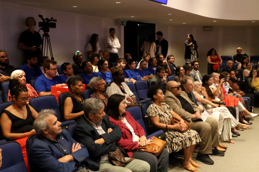En un acto llevado a cabo en Torre Ejecutiva de Presidencia de la República, Correo Uruguayo realizó el lanzamiento del sello “Diciembre, mes de los derechos humanos”.