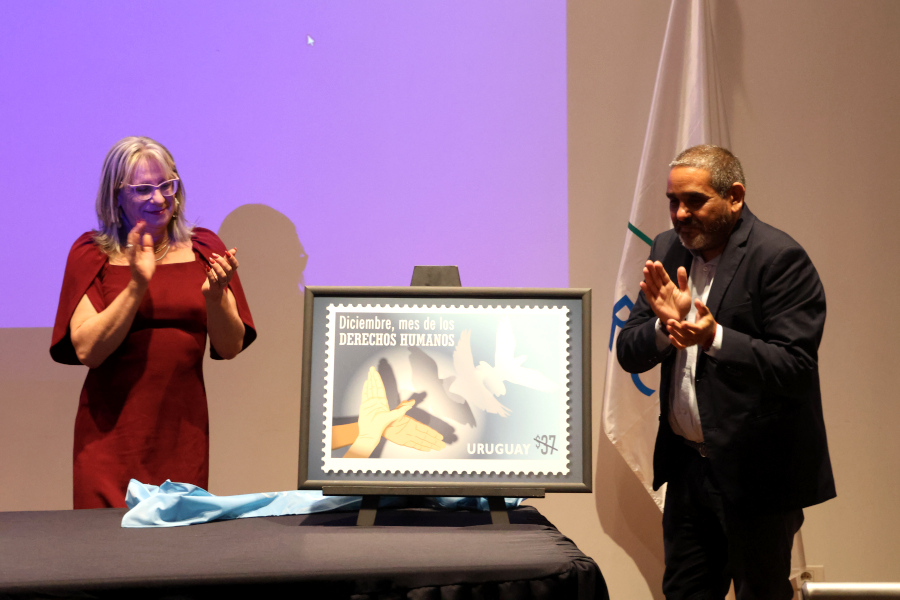 En un acto llevado a cabo en Torre Ejecutiva de Presidencia de la República, Correo Uruguayo realizó el lanzamiento del sello “Diciembre, mes de los derechos humanos”.