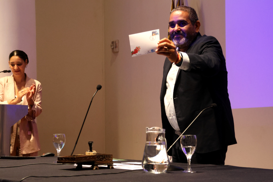 En un acto llevado a cabo en Torre Ejecutiva de Presidencia de la República, Correo Uruguayo realizó el lanzamiento del sello “Diciembre, mes de los derechos humanos”.