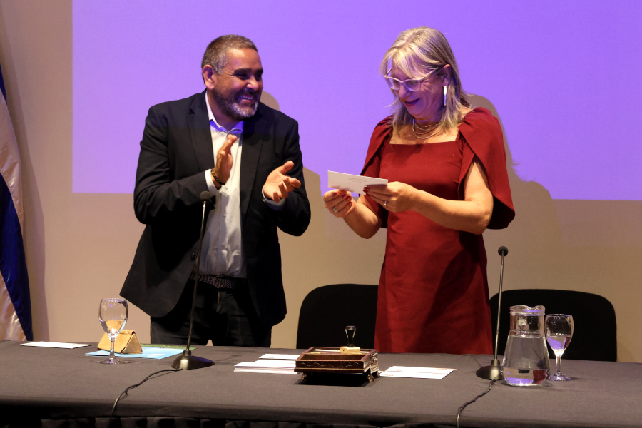 En un acto llevado a cabo en Torre Ejecutiva de Presidencia de la República, Correo Uruguayo realizó el lanzamiento del sello “Diciembre, mes de los derechos humanos”.