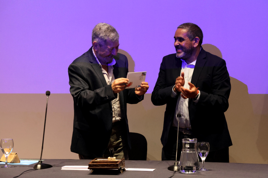 En un acto llevado a cabo en Torre Ejecutiva de Presidencia de la República, Correo Uruguayo realizó el lanzamiento del sello “Diciembre, mes de los derechos humanos”.