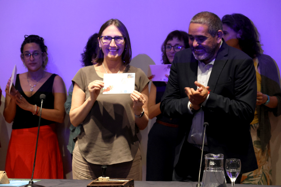 En un acto llevado a cabo en Torre Ejecutiva de Presidencia de la República, Correo Uruguayo realizó el lanzamiento del sello “Diciembre, mes de los derechos humanos”.