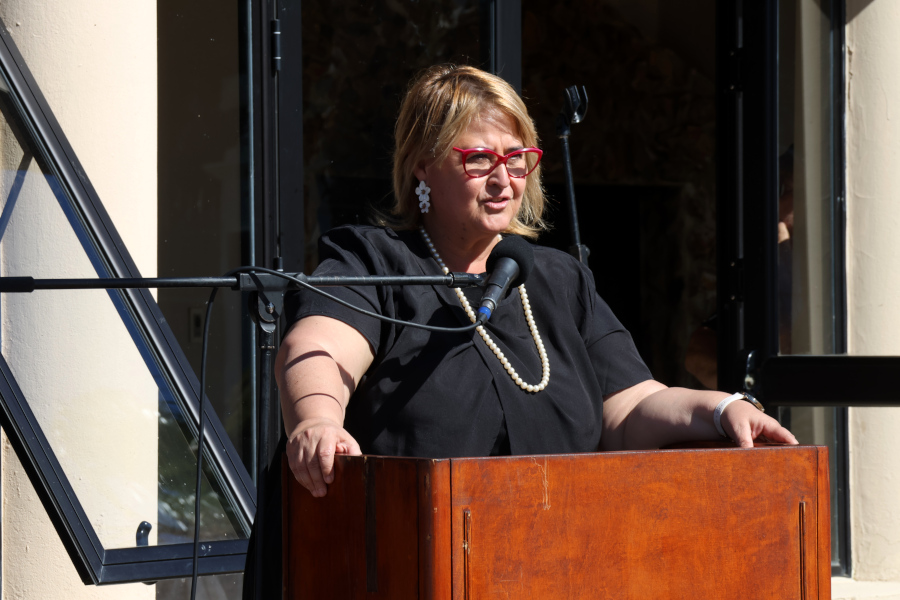 En el marco del nombramiento de la colonia de vacaciones del Parador Tajes como María Josefa Álamo de Suárez, Correo Uruguayo realizó el lanzamiento de un sello personalizado en homenaje a quien fuera esposa del presidente Joaquín Suárez y la encargada de bordar en 1828 el primer pabellón patrio.