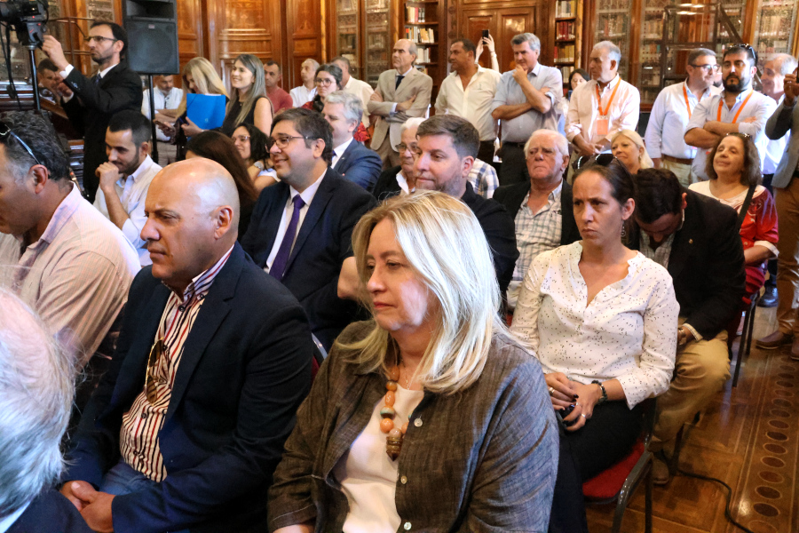 En un acto que tuvo lugar en la biblioteca del Palacio Legislativo, Correo Uruguayo realizó el lanzamiento de un sello conmemorativo por el centésimo quincuagésimo aniversario de la fundación de la ciudad de Sarandí del Yí.
