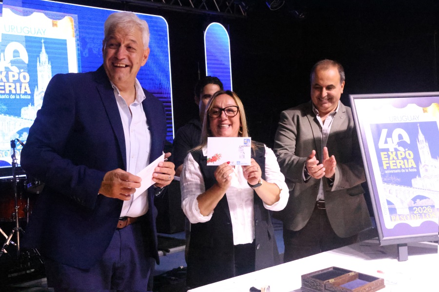 En el marco del 40ª Expo Feria Ovino, Artesanal e Industrial, de Paso de los Toros, Correo Uruguayo realizó el lanzamiento de un sello personalizado por dicho acontecimiento.