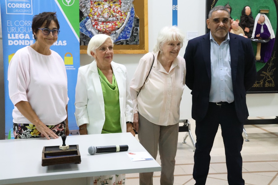 El 25 de febrero, en el Hall Central del Edificio Sede del BPS , Correo Uruguayo realizó la presentación del sello conmemorativo de la Estrategia Nacional de Salud Mental y Bienestar 2025-2030, realizado en base a la obra “La Dama Azul” del Taller Sala 12 del Hospital Vilardebó.