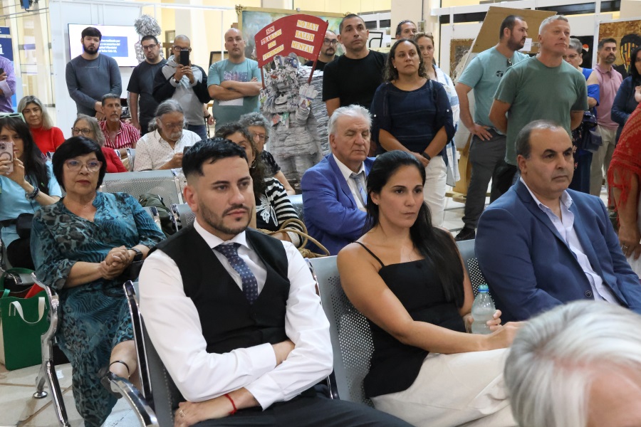 El 25 de febrero, en el Hall Central del Edificio Sede del BPS , Correo Uruguayo realizó la presentación del sello conmemorativo de la Estrategia Nacional de Salud Mental y Bienestar 2025-2030, realizado en base a la obra “La Dama Azul” del Taller Sala 12 del Hospital Vilardebó.