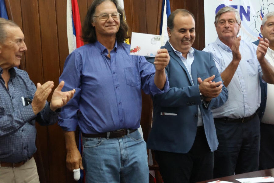 En un acto que tuvo lugar en el Salón de Actos del Municipio de Cardona, Correo Uruguayo realizó el lanzamiento de un sello conmemorativo por los 125 años de la llegada del primer tren a estación “La Lata”.