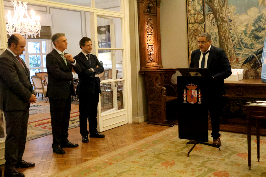 El acto de lanzamiento tuvo lugar en la Embajada de España y contó con la presencia del presidente de Correo Uruguayo Gabriel Bonfrisco, del embajador Javier Salido y del cónsul general Juan Carlos Gafo, así como personal diplomático e integrantes del Consejo de Residentes Españoles.