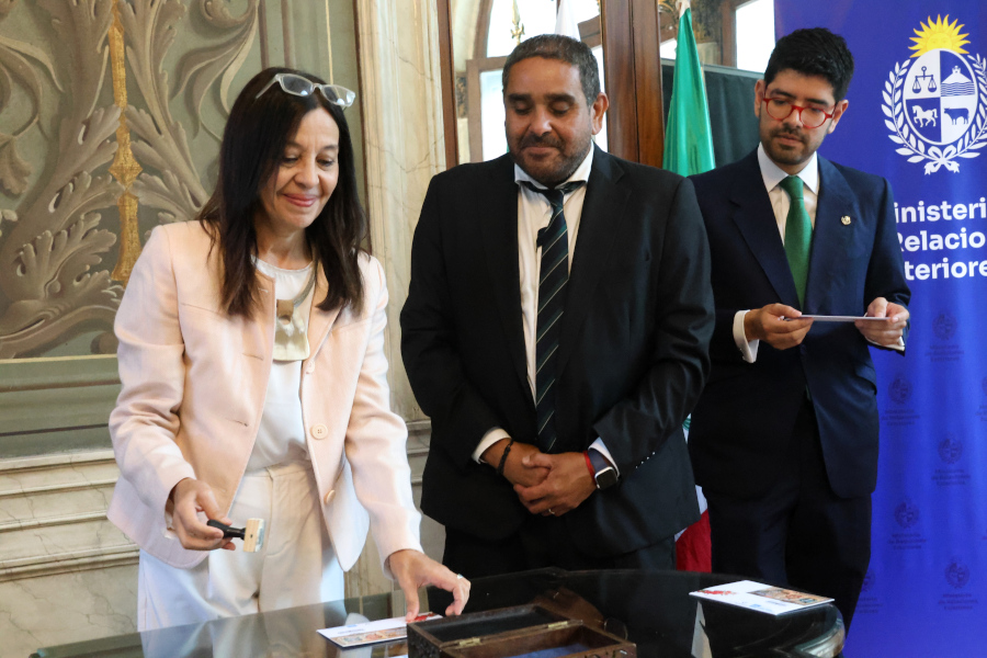 En un acto realizado en el Palacio Santos, sede del Ministerio de Relaciones Exteriores, Correo Uruguayo lanzó una hoja filatélica conmemorativa por los 125 años de las relaciones diplomáticas entre Uruguay y México