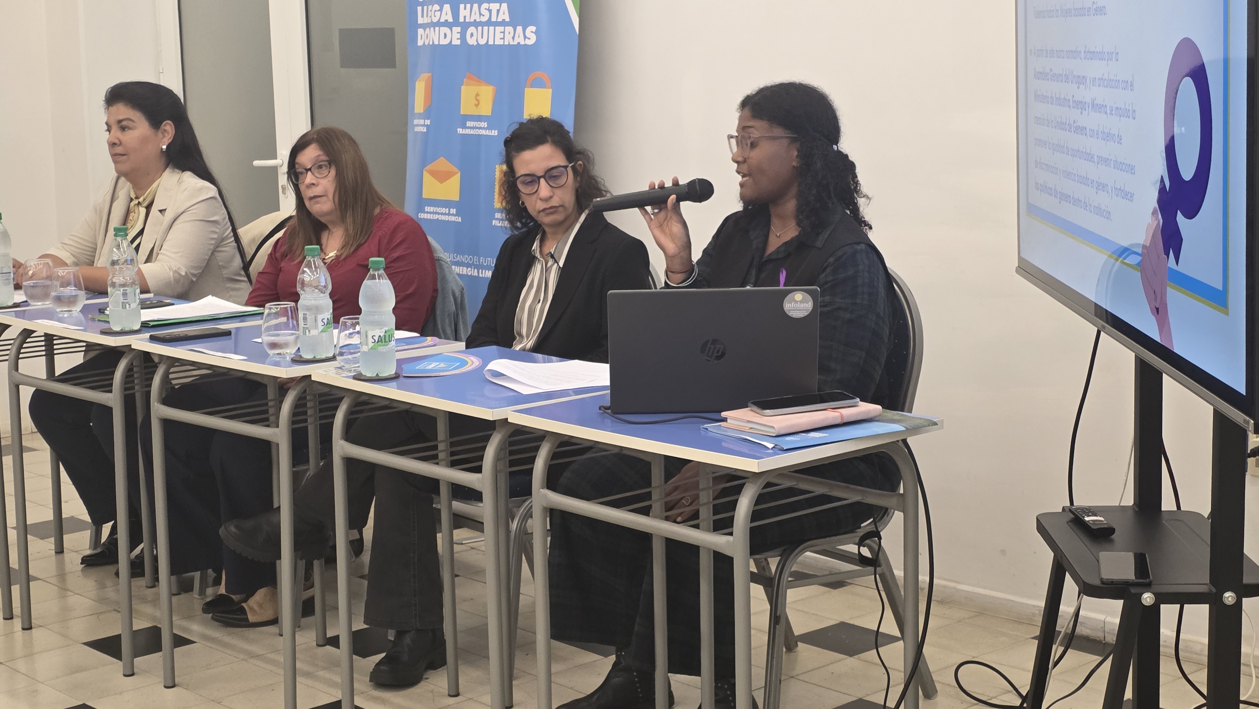 En el marco del compromiso institucional con la igualdad y la construcción de entornos laborales libres de violencia, Correo Uruguayo, a través de la Unidad Especializada en Género, organizó el Seminario “Trabajo y género: desde una mirada jurídica”.