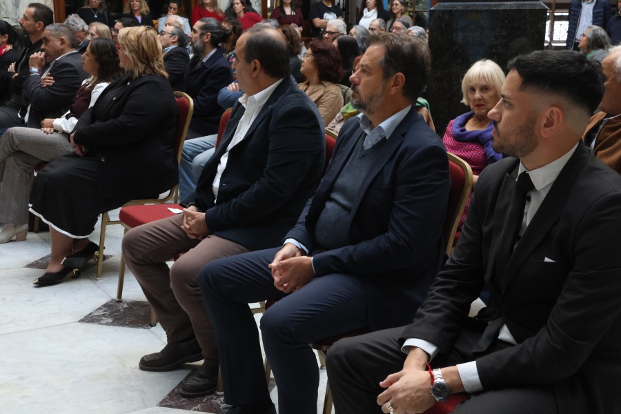 Correo Uruguayo y la Comisión Memoria Muchachas de abril realizaron el lanzamiento de tres sellos de la Serie “Mujeres Notables”, en homenaje a Diana Maidanic, Laura Raggio y Silvia Reyes, conocidas como las “Muchachas de Abril”.