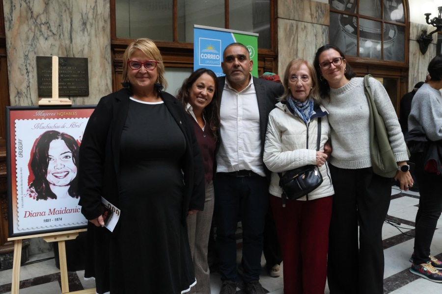 Correo Uruguayo y la Comisión Memoria Muchachas de abril realizaron el lanzamiento de tres sellos de la Serie “Mujeres Notables”, en homenaje a Diana Maidanic, Laura Raggio y Silvia Reyes, conocidas como las “Muchachas de Abril”.