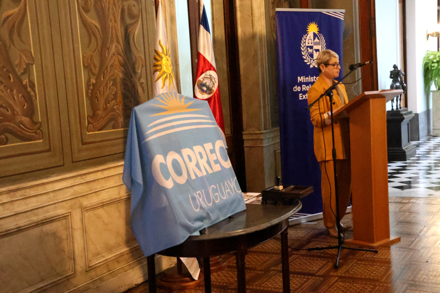 En un acto realizado en el Palacio Santos, sede del Ministerio de Relaciones Exteriores, Correo Uruguayo lanzó una hoja filatélica conmemorativa por los 96 años de las relaciones diplomáticas entre Uruguay y Costa Rica.