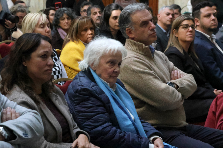 Correo Uruguayo realizó el lanzamiento de un sello conmemorativo y de una hoja filatélica en homenaje al expresidente José “Pepe” Mujica”, al cumplirse un año de su fallecimiento