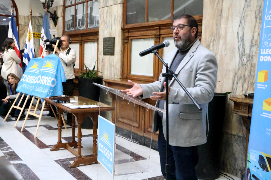 Correo Uruguayo realizó el lanzamiento de un sello conmemorativo y de una hoja filatélica en homenaje al expresidente José “Pepe” Mujica”, al cumplirse un año de su fallecimiento