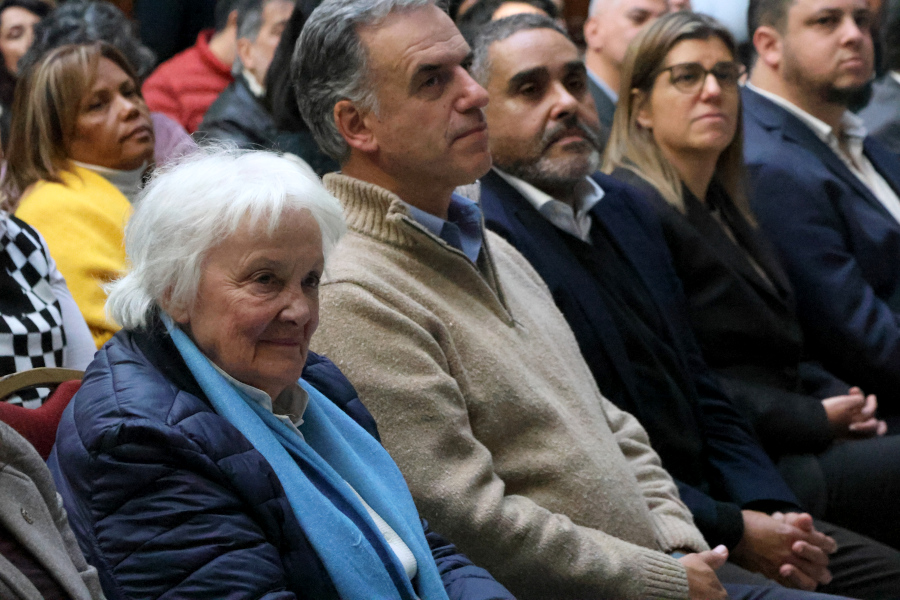 Correo Uruguayo realizó el lanzamiento de un sello conmemorativo y de una hoja filatélica en homenaje al expresidente José “Pepe” Mujica”, al cumplirse un año de su fallecimiento